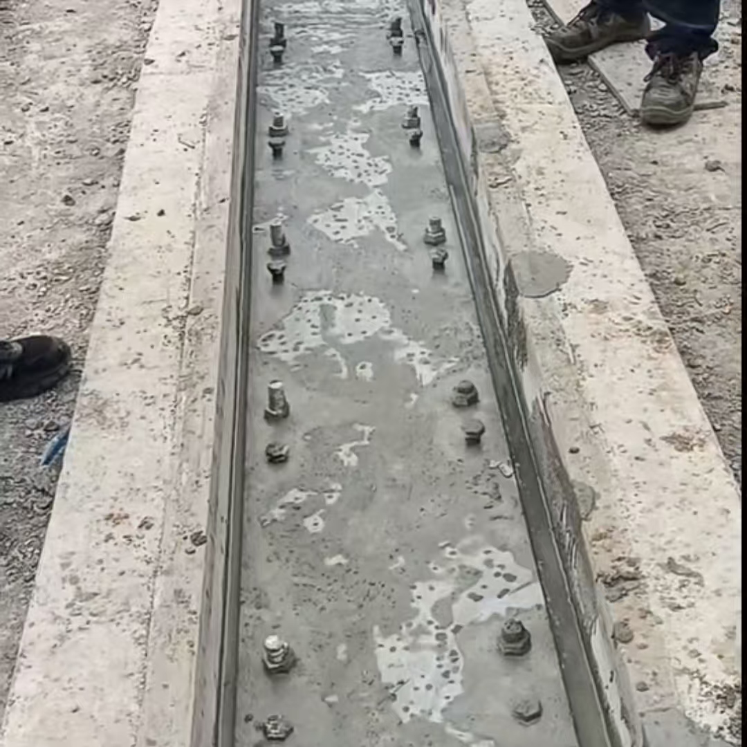 丰满环氧树脂轨道胶泥是什么？用在哪里？